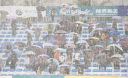 dedicated-spectators-brave-the-heavy-rain-on-wednesday-nahled